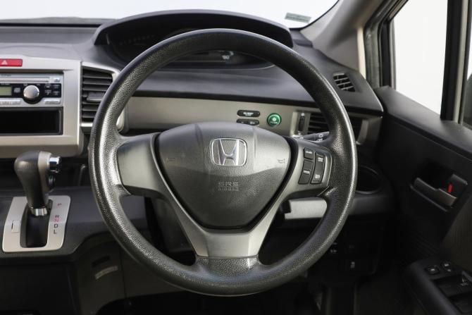 Honda Freed I Рестайлинг с пробегом 2012 года, цена 1 199 000 рублей, 176000 км, компактвэн, Автокод Объявления