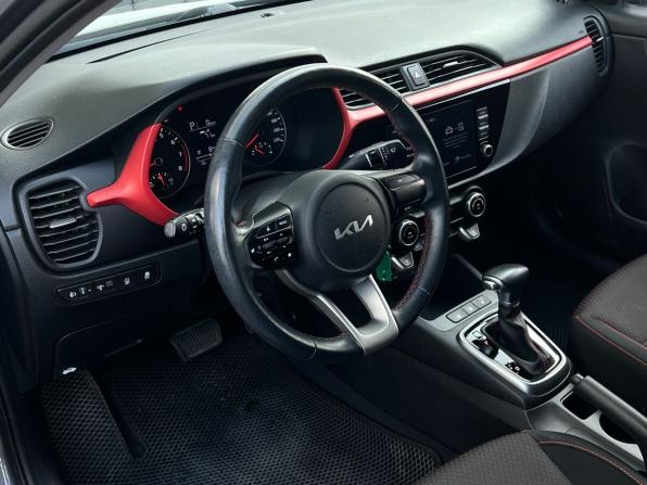Kia Rio IV Рестайлинг с пробегом 2021 года, цена 1 849 000 рублей, 77900 км, седан, Автокод Объявления