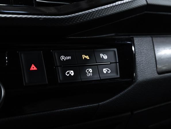Volkswagen Multivan T6 Рестайлинг с пробегом 2020 года, цена 6 130 000 рублей, 90800 км, минивэн, Автокод Объявления