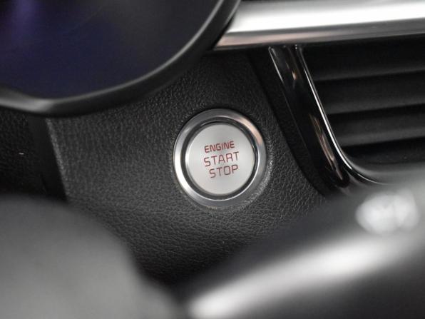 Kia Optima IV Рестайлинг с пробегом 2019 года, цена 2 199 900 рублей, 130844 км, седан, Автокод Объявления
