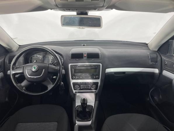 Skoda Octavia II (A5) Рестайлинг с пробегом 2011 года, цена 679 000 рублей, 186233 км, лифтбек, Автокод Объявления