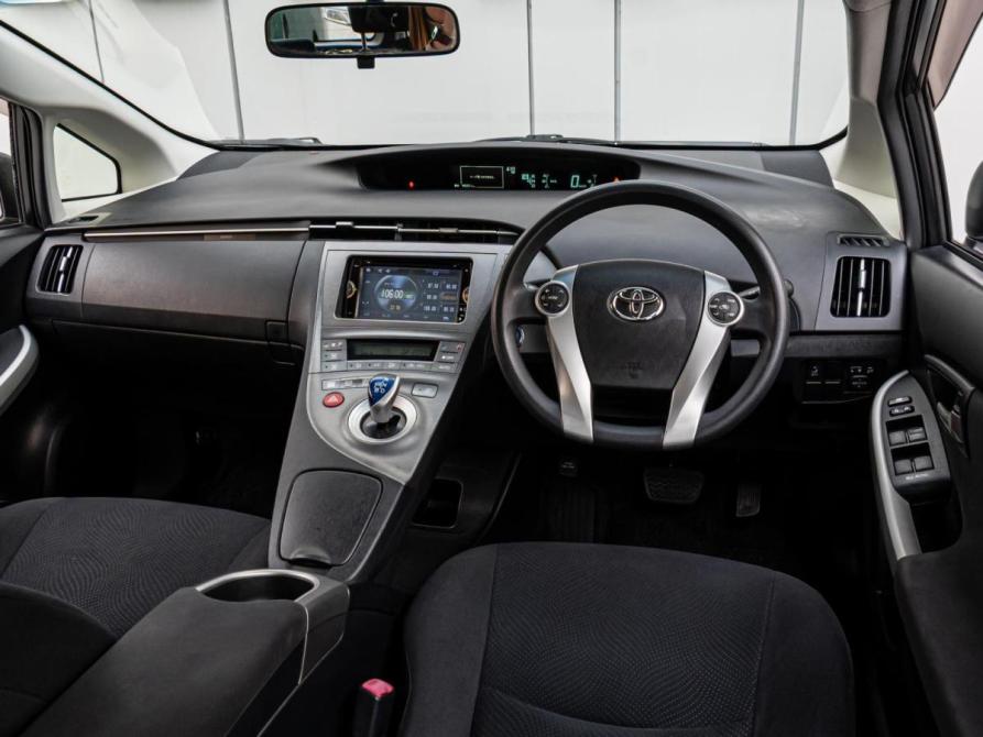 Toyota Prius III Рестайлинг (XW30) Краснодар  - изображение 6