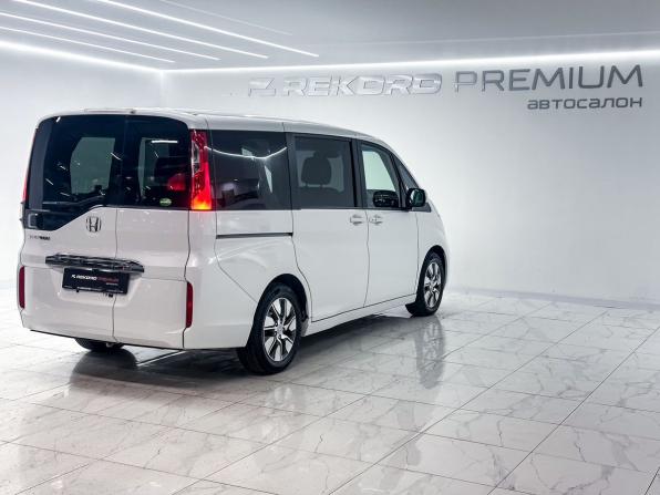 Honda Stepwgn V Рестайлинг с пробегом 2020 года, цена 2 250 000 рублей, 79000 км, минивэн, Автокод Объявления
