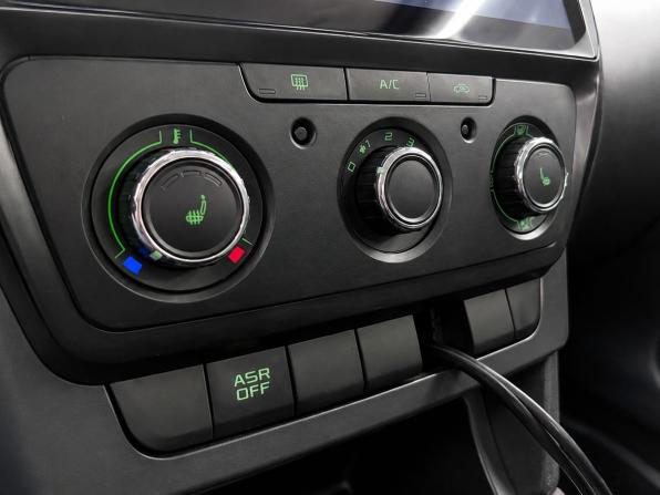 Skoda Yeti I с пробегом 2013 года, цена 1 100 000 рублей, 153700 км, внедорожник, Автокод Объявления