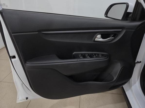 Kia Rio IV Рестайлинг с пробегом 2021 года, цена 1 700 000 рублей, 74874 км, хэтчбек, Автокод Объявления