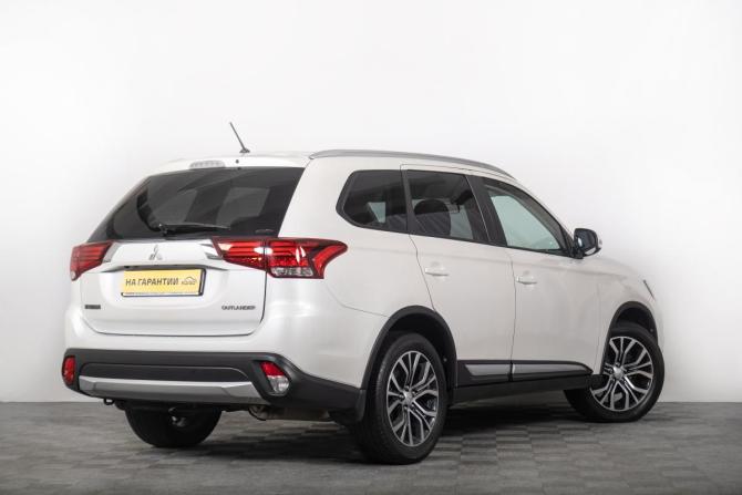 Mitsubishi Outlander III Рестайлинг 2 с пробегом 2016 года, цена 1 869 000 рублей, 86000 км, внедорожник, Автокод Объявления