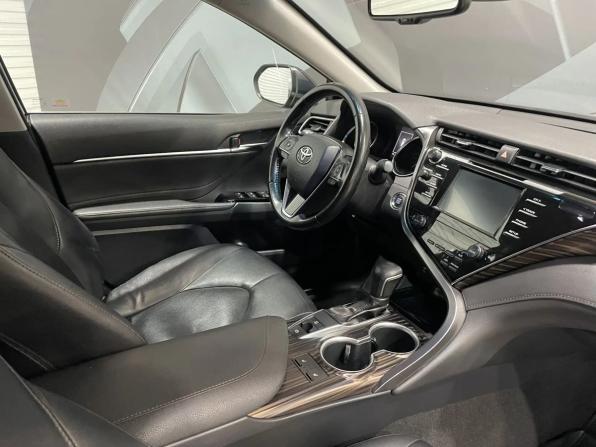 Toyota Camry VIII (XV70) с пробегом 2021 года, цена 2 820 000 рублей, 111772 км, седан, Автокод Объявления