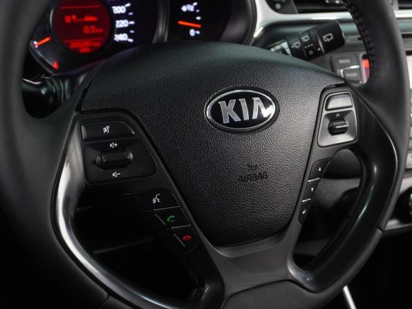Kia Ceed II Рестайлинг с пробегом 2016 года, цена 999 000 рублей, 255391 км, хэтчбек, Автокод Объявления