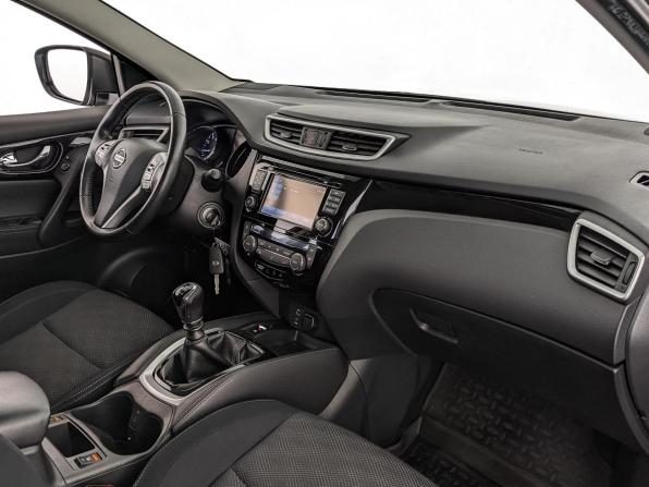 Nissan Qashqai II с пробегом 2015 года, цена 1 699 000 рублей, 76716 км, внедорожник, Автокод Объявления