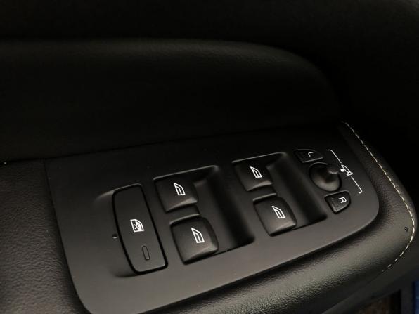 Volvo XC60 II с пробегом 2018 года, цена 3 369 000 рублей, 84223 км, внедорожник, Автокод Объявления