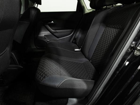 Volkswagen Polo V Рестайлинг с пробегом 2018 года, цена 1 249 700 рублей, 132684 км, седан, Автокод Объявления