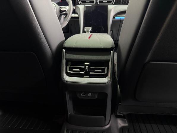 Hongqi H6 с пробегом 2025 года, цена 3 990 000 рублей, 727 км, хэтчбек, Автокод Объявления