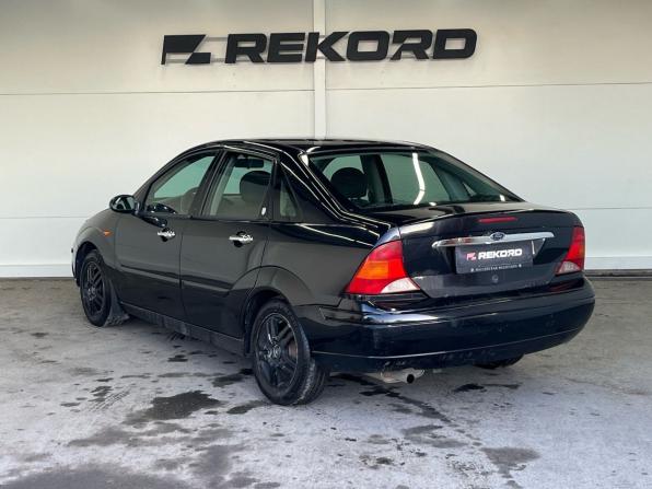 Ford Focus I Рестайлинг с пробегом 2004 года, цена 259 000 рублей, 266232 км, седан, Автокод Объявления
