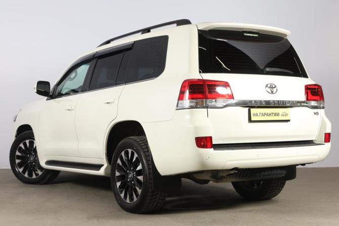 Toyota Land Cruiser 200 Series Рестайлинг 2 с пробегом 2018 года, цена 73 000 000 рублей, 80000 км, внедорожник, Автокод Объявления