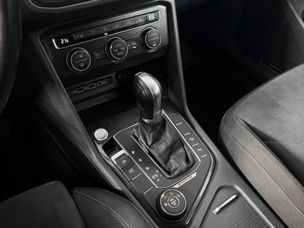 Volkswagen Tiguan II с пробегом 2019 года, цена 2 493 900 рублей, 153242 км, внедорожник, Автокод Объявления