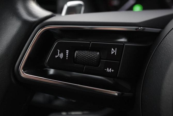 Porsche Macan I Рестайлинг 2 с пробегом 2023 года, цена 7 300 000 рублей, 58366 км, внедорожник, Автокод Объявления