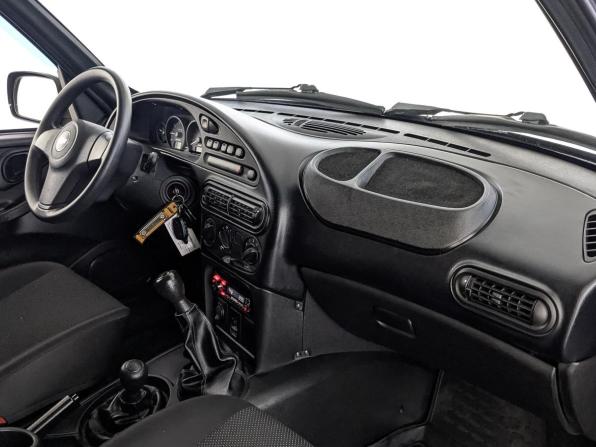 Chevrolet Niva I Рестайлинг с пробегом 2018 года, цена 700 000 рублей, 117027 км, внедорожник, Автокод Объявления