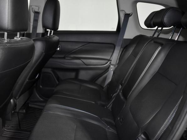 Mitsubishi Outlander III Рестайлинг 2 с пробегом 2018 года, цена 2 647 900 рублей, 88261 км, внедорожник, Автокод Объявления