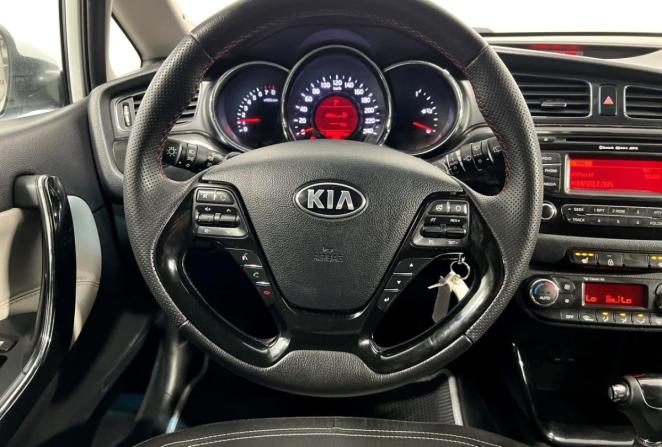 Kia Ceed II с пробегом 2014 года, цена 1 055 000 рублей, 228609 км, хэтчбек, Автокод Объявления