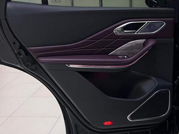 Hongqi HS7 II с пробегом 2025 года, цена 4 290 000 рублей, 8402 км, внедорожник, Автокод Объявления