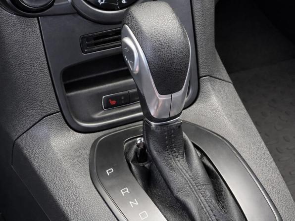 Ford Fiesta Mk6 Рестайлинг с пробегом 2016 года, цена 857 000 рублей, 141903 км, хэтчбек, Автокод Объявления