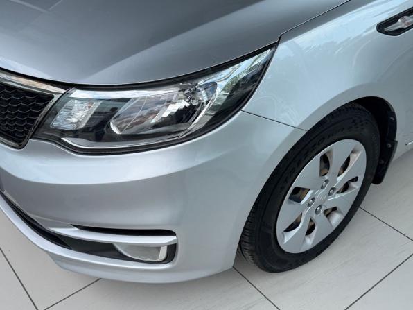 Kia Rio III Рестайлинг с пробегом 2017 года, цена 1 315 000 рублей, 83470 км, седан, Автокод Объявления