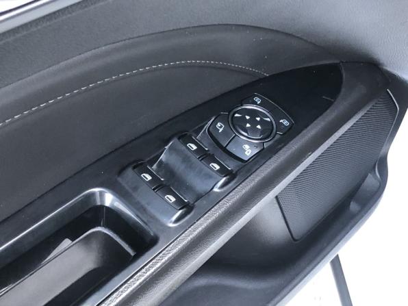 Ford Mondeo V с пробегом 2015 года, цена 1 400 000 рублей, 189500 км, седан, Автокод Объявления