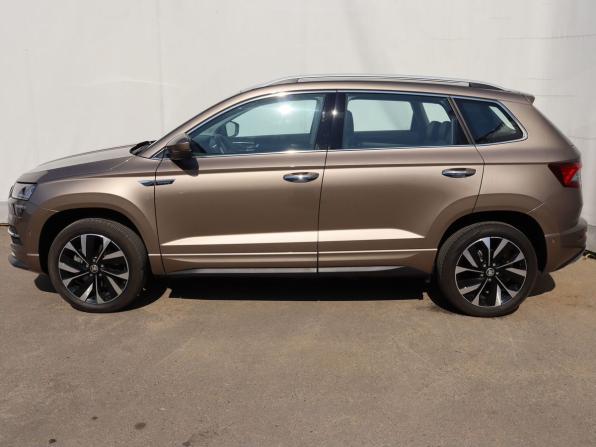 Skoda Karoq I Рестайлинг с пробегом 2024 года, цена 2 780 000 рублей, 3689 км, внедорожник, Автокод Объявления