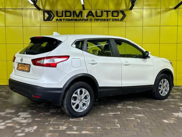 Nissan Qashqai II с пробегом 2018 года, цена 1 599 000 рублей, 150115 км, внедорожник, Автокод Объявления