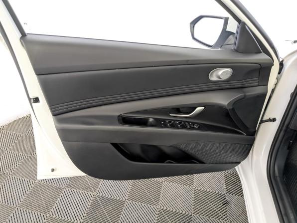 Hyundai Elantra VII (CN7) Рестайлинг с пробегом 2023 года, цена 2 049 000 рублей, 40500 км, седан, Автокод Объявления