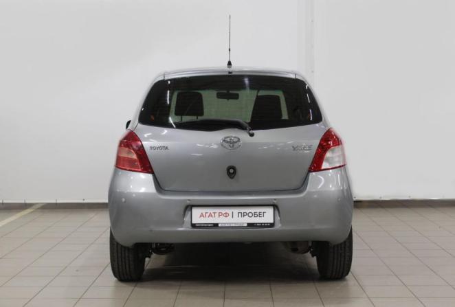 Toyota Yaris II с пробегом 2007 года, цена 560 000 рублей, 197490 км, хэтчбек, Автокод Объявления