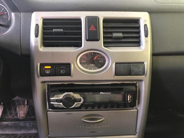 Lada (ВАЗ) Priora I с пробегом 2011 года, цена 165 000 рублей, 255000 км, хэтчбек, Автокод Объявления