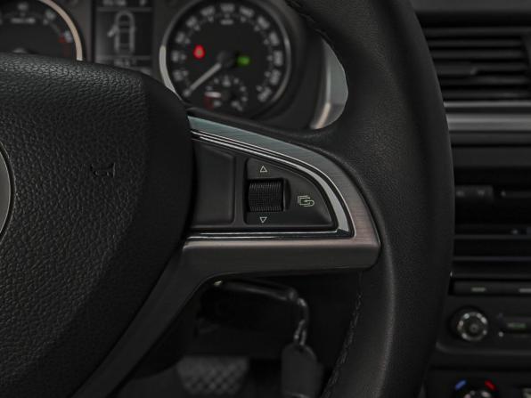 Skoda Rapid I с пробегом 2015 года, цена 1 209 000 рублей, 178745 км, лифтбек, Автокод Объявления