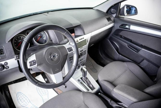 Opel Astra H Рестайлинг с пробегом 2010 года, цена 689 000 рублей, 209000 км, универсал, Автокод Объявления