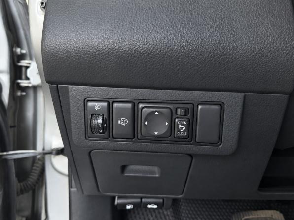 Nissan Tiida I Рестайлинг с пробегом 2013 года, цена 779 000 рублей, 216374 км, хэтчбек, Автокод Объявления