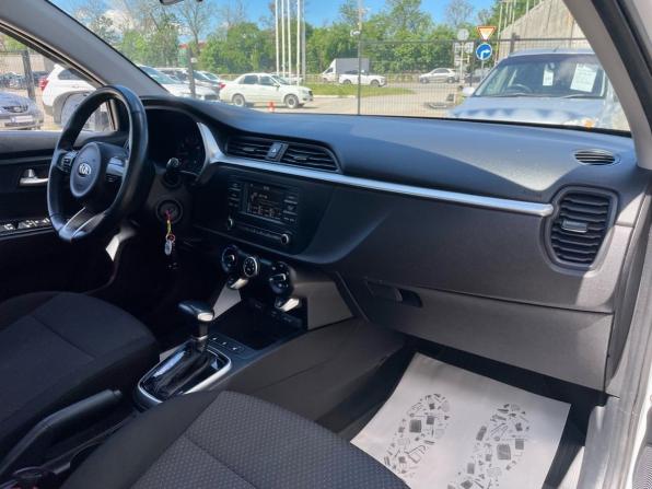 Kia Rio IV Рестайлинг с пробегом 2021 года, цена 1 060 000 рублей, 218000 км, седан, Автокод Объявления