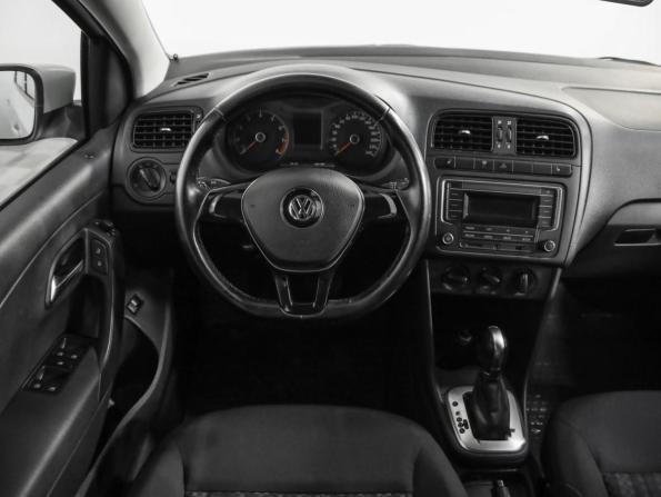 Volkswagen Polo V Рестайлинг с пробегом 2017 года, цена 949 000 рублей, 174140 км, седан, Автокод Объявления