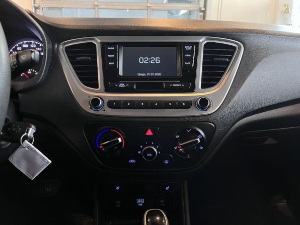 Hyundai Solaris II с пробегом 2019 года, цена 1 525 000 рублей, 114540 км, седан, Автокод Объявления