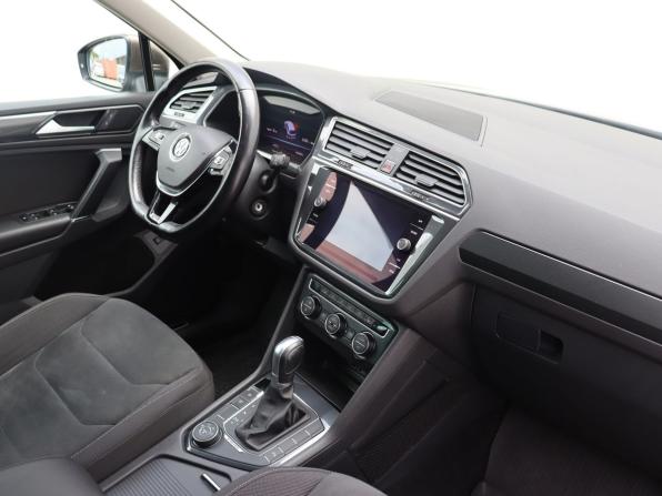 Volkswagen Tiguan II с пробегом 2018 года, цена 2 320 000 рублей, 145000 км, внедорожник, Автокод Объявления
