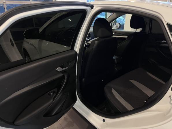 Lada (ВАЗ) Vesta I Рестайлинг (NG) с пробегом 2024 года, цена 1 558 000 рублей, 23861 км, седан, Автокод Объявления