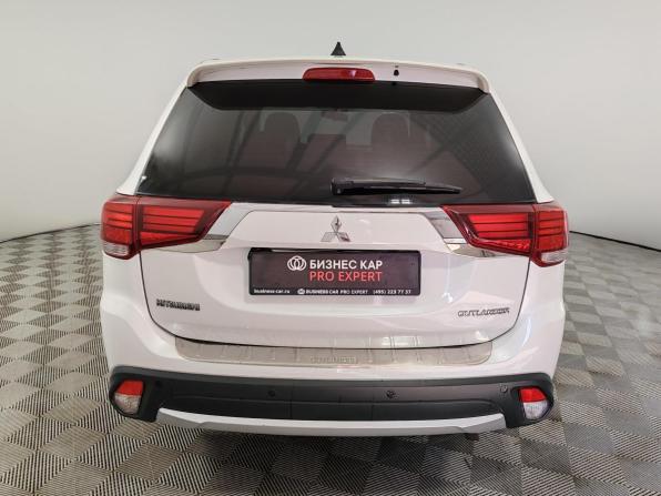 Mitsubishi Outlander III Рестайлинг 2 с пробегом 2016 года, цена 1 599 000 рублей, 137420 км, внедорожник, Автокод Объявления