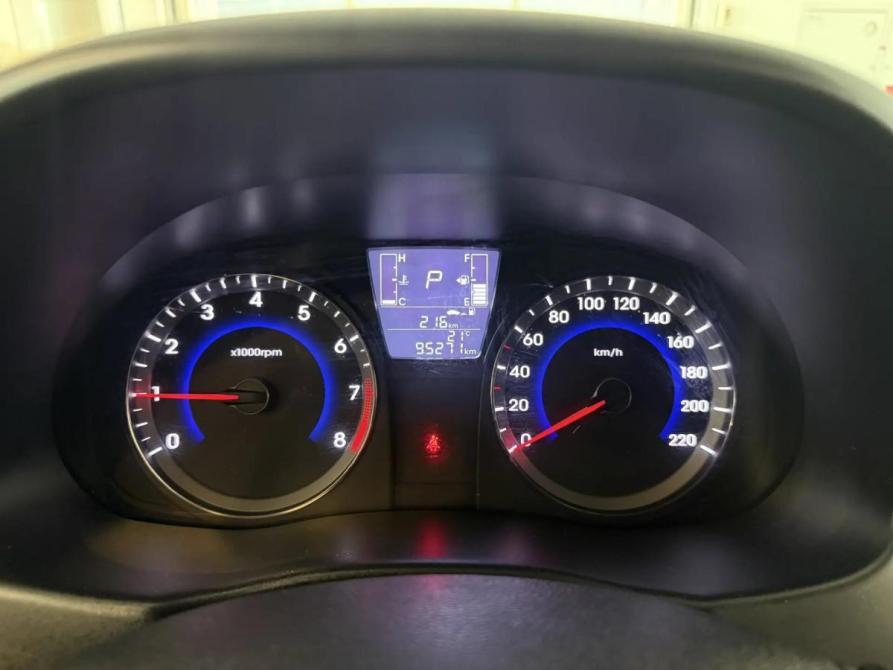 Hyundai Solaris I Рестайлинг Подольск  - изображение 19