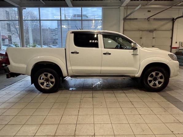 Toyota Hilux VII с пробегом 2011 года, цена 1 989 000 рублей, 370533 км, пикап, Автокод Объявления