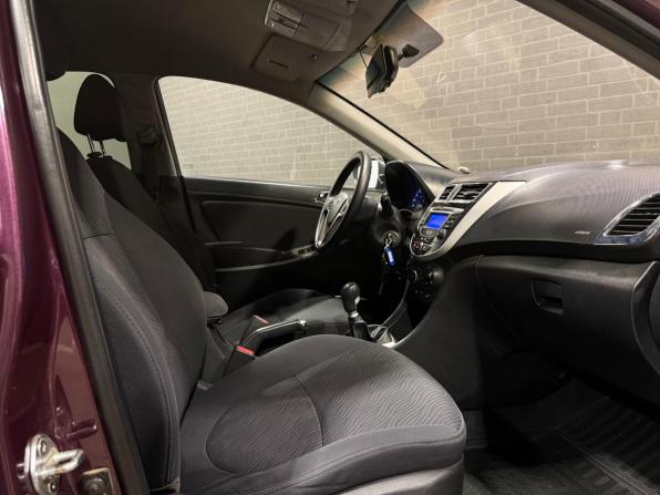 Hyundai Solaris I с пробегом 2012 года, цена 550 000 рублей, 289567 км, седан, Автокод Объявления