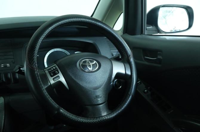 Toyota ISis I Рестайлинг с пробегом 2010 года, цена 1 179 000 рублей, 153000 км, компактвэн, Автокод Объявления