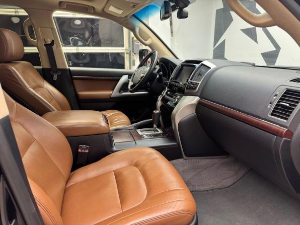 Toyota Land Cruiser 200 Series Рестайлинг 1 с пробегом 2014 года, цена 5 599 000 рублей, 180045 км, внедорожник, Автокод Объявления