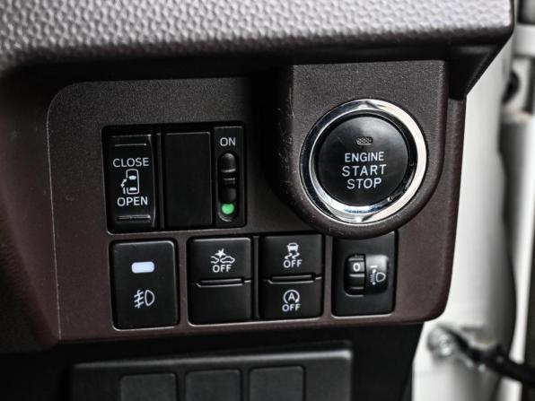 Toyota Roomy I с пробегом 2018 года, цена 1 109 000 рублей, 108578 км, микровэн, Автокод Объявления