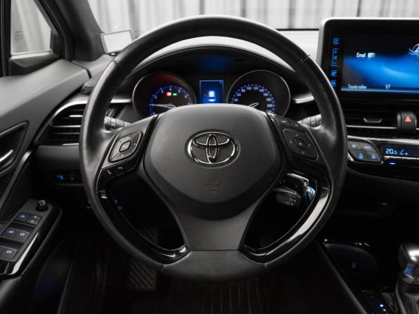 Toyota C-HR I с пробегом 2018 года, цена 2 530 000 рублей, 45692 км, внедорожник, Автокод Объявления