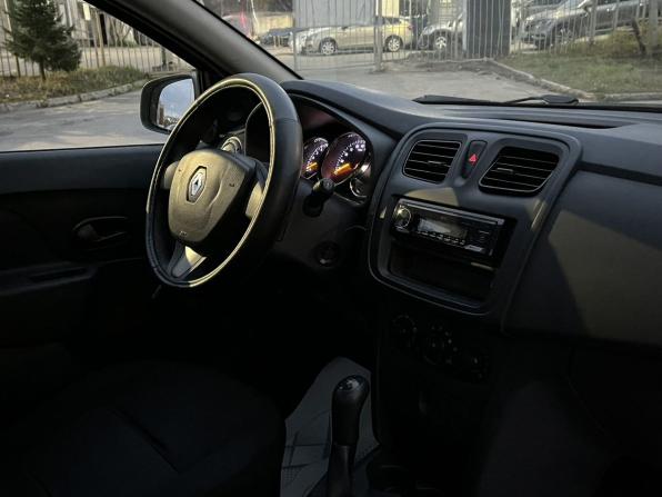 Renault Logan II с пробегом 2017 года, цена 499 000 рублей, 214000 км, седан, Автокод Объявления