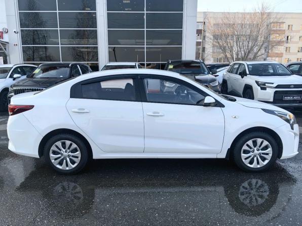 Kia Rio IV Рестайлинг с пробегом 2021 года, цена 1 549 900 рублей, 22000 км, седан, Автокод Объявления